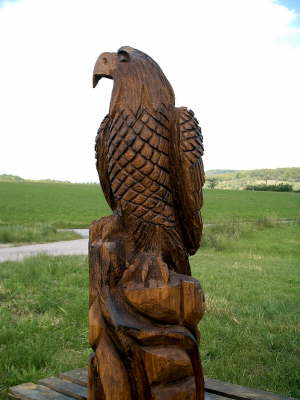 Adler sitzend - Eiche A 03